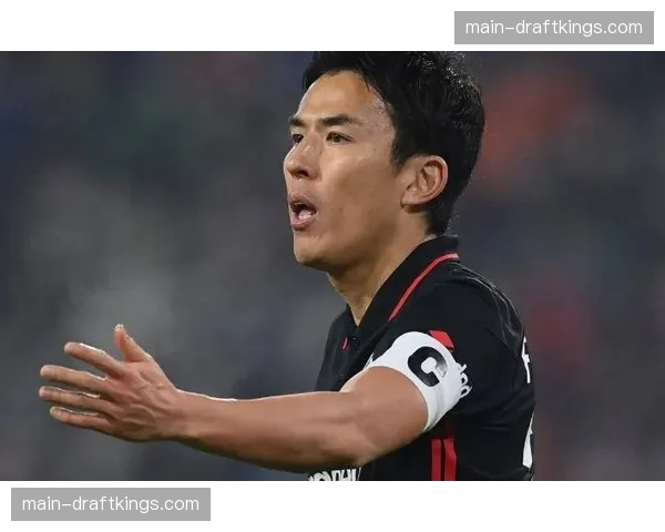 特写:法兰克福老将长谷部诚退役前专访,谈十年间德甲攻防节奏的巨变 特写:法兰克福老将长谷部诚退役前专访,谈十年间德甲攻防节奏的巨变